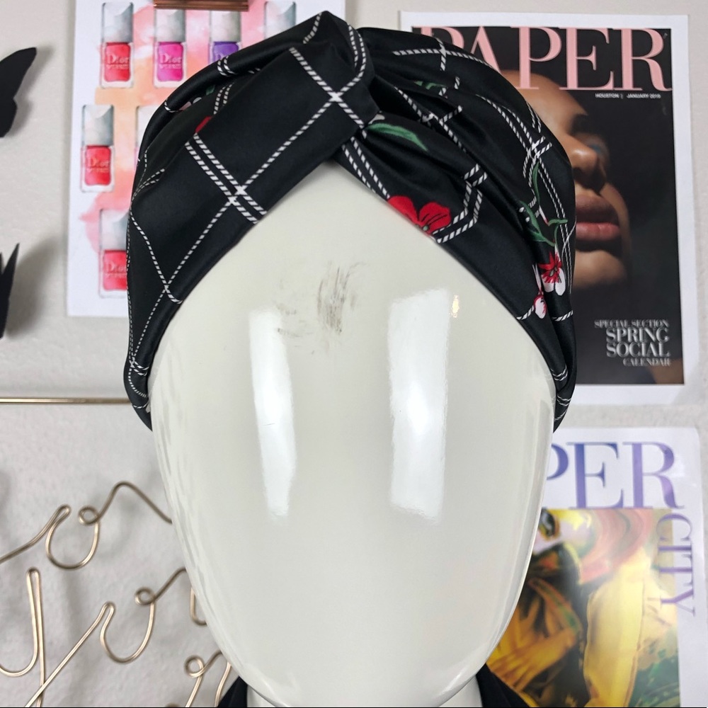 STYLISH DESIGNER HANDMADE TURBAN BLACK AND WHITE GRAPHIC PRINT HEADBAND